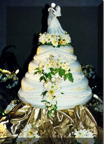cake03.jpg (68448 bytes)